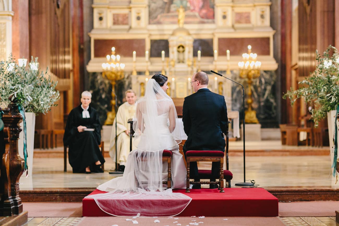 Hochzeit Schottenkirche Urban Wedding Vienna | hochzeitshummel.at | photos: Carmen & Ingo Photography