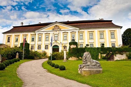 Hochzeitsplaner Niederösterreich | Wedding Schloss Gobelsburg Austria |www.hochzeitshummel.at | Photo: Budiono